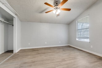 12818 Midway Rd, Unit 2068 in Dallas, TX - Foto de edificio - Building Photo