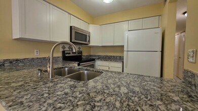 4303 SW 21st Ln in Gainesville, FL - Building Photo - Building Photo