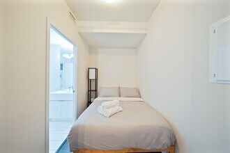 2708 Puente de Luz in Toronto, ON - Building Photo - Building Photo