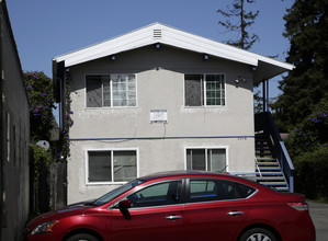 2918 Adeline St in Berkeley, CA - Building Photo - Building Photo