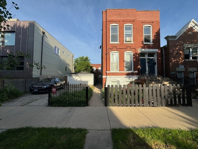 1222 N Campbell Ave in Chicago, IL - Building Photo - Building Photo