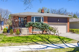 942 Fletcher Valley Crescent in Mississauga, ON - Building Photo
