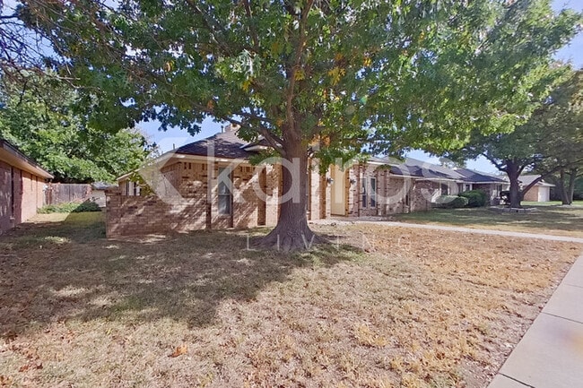 6411 Euston Dr in Amarillo, TX - Building Photo - Building Photo