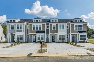 333 Halton Crossing Dr SW in Concord, NC - Building Photo