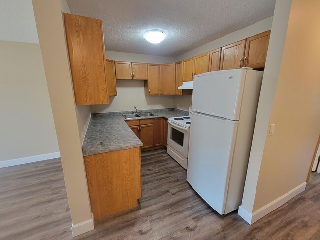 228-226 6 Ave in Strathmore, AB - Building Photo - Building Photo