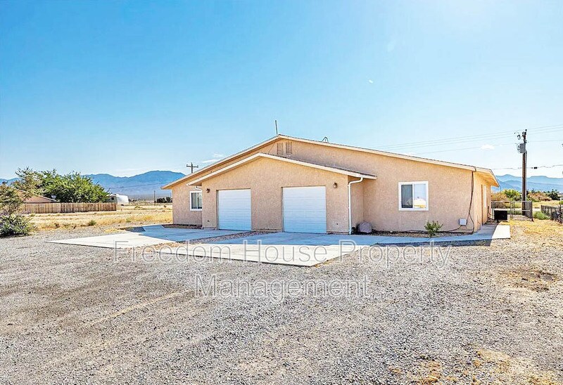 1821 Pershing Ave in Pahrump, NV - Building Photo
