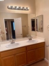 227 Carter Pl in Brentwood, CA - Building Photo - Building Photo