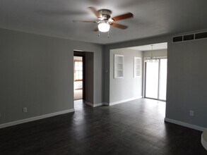 2925 E Pawnee St in Wichita, KS - Building Photo - Building Photo