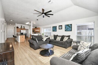 19931 Roycroft Ln in Richmond, TX - Building Photo - Building Photo