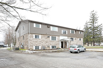 Maple Place Apartments - 2 Bedroom Communi... in Holly, MI - Building Photo - Building Photo