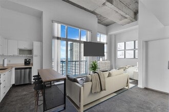 133 NE 2nd Ave in Miami, FL - Building Photo - Building Photo