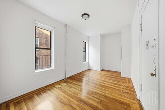 29 E 17th St in Brooklyn, NY - Building Photo - Building Photo