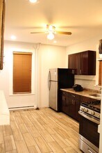 224 BAYVIEW Ave in Jersey City, NJ - Building Photo - Building Photo