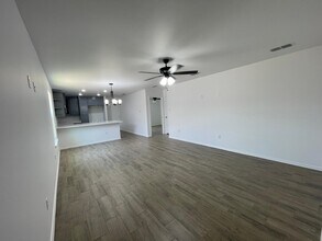 1525 Estudiantes Dr in Laredo, TX - Building Photo - Building Photo