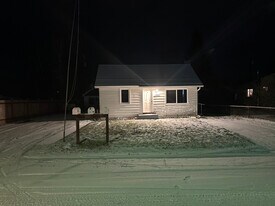 1445 Lacey St in Fairbanks, AK - Building Photo