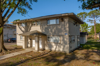 Gilmore Park Apartments in New Orleans, LA - Building Photo - Primary Photo