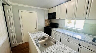 1616 Hope St in Intercession City, FL - Building Photo - Building Photo