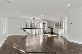 33 Evergreen Hill Rd, Unit #1 in Fairfield, CT - Building Photo - Building Photo