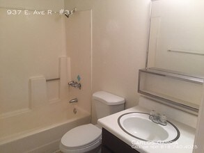 937 E Ave R-Unit -#31 in Palmdale, CA - Building Photo - Building Photo
