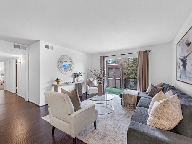 property at 7575 Katy Fwy