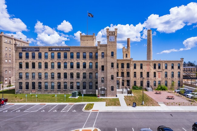 The Williams in Racine, WI - Building Photo - Building Photo