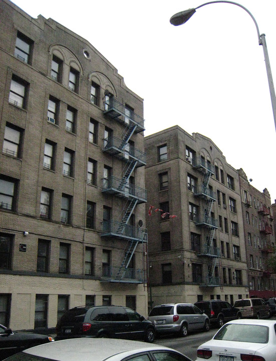 2600 Creston Ave in Bronx, NY - Building Photo