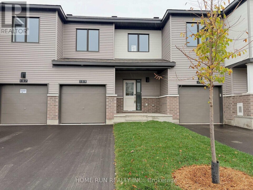 109 Tonic Cres in Ottawa, ON - Building Photo
