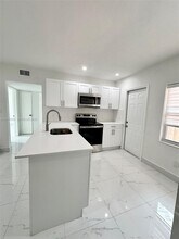 3461 NW 6th St in Miami, FL - Building Photo - Building Photo