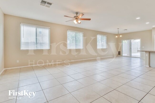 11734 W Chase Ln in Avondale, AZ - Foto de edificio - Building Photo