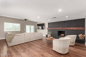 14027 N 32nd St in Phoenix, AZ - Building Photo - Building Photo