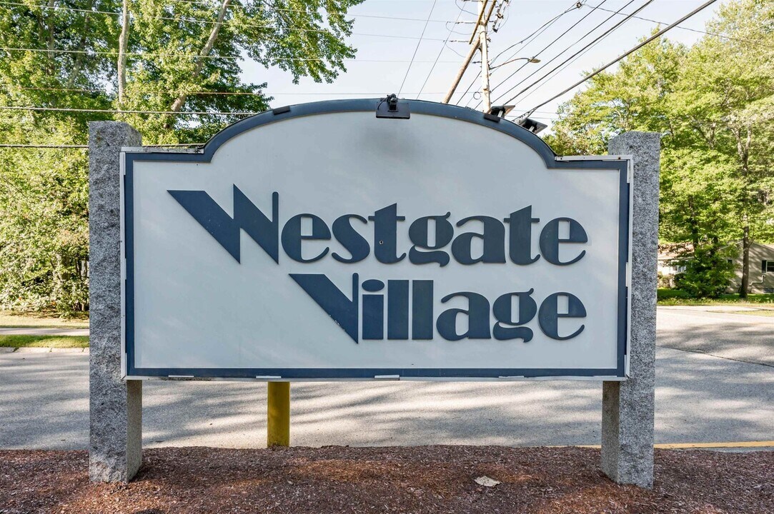 28 Cortez Dr in Nashua, NH - Building Photo