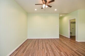 239 Broadhurst Dr in Houston, TX - Building Photo - Building Photo