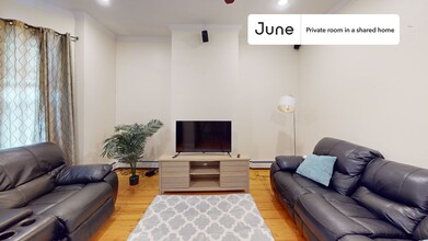 Private bedroom in 4 bed/1.5 bath Home in Boston, MA - Building Photo - Building Photo