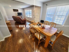 8607 Riggs St in Overland Park, KS - Building Photo - Building Photo