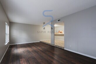 2041 Oak Park Ln in Decatur, GA - Building Photo - Building Photo