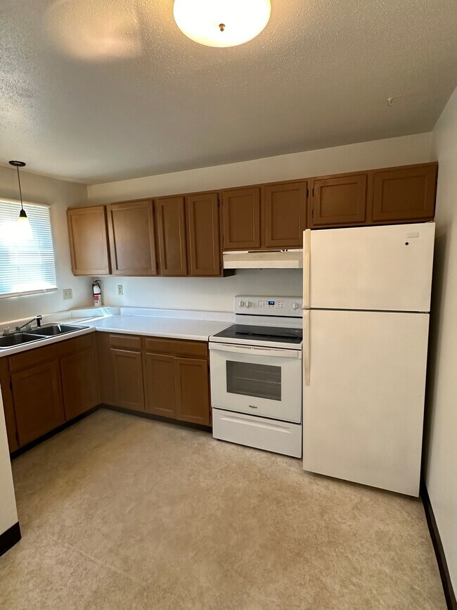 605 East St in Waterford, PA - Building Photo - Building Photo