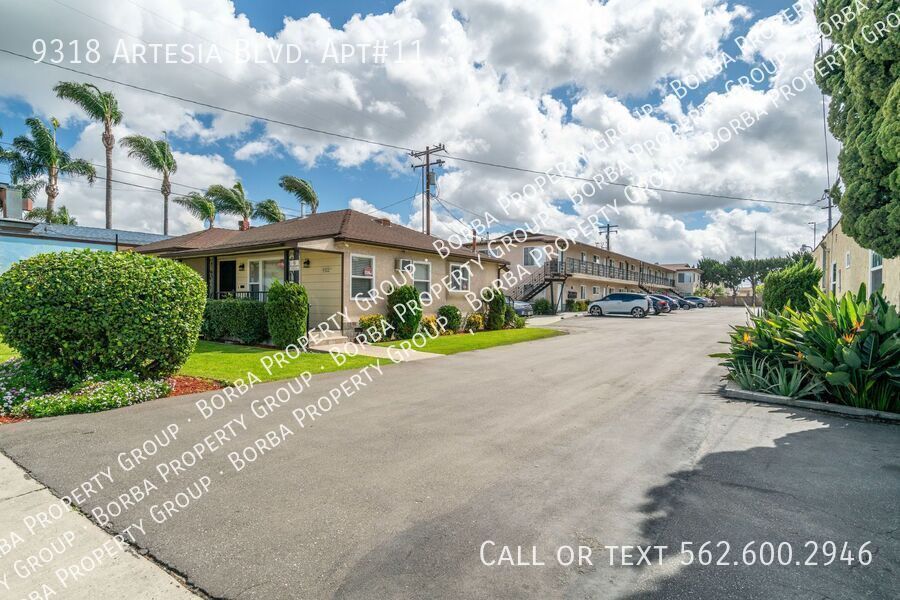 9318 Artesia Blvd in Bellflower, CA - Building Photo