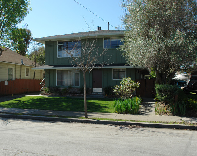 2260 Yale St in Palo Alto, CA - Foto de edificio - Building Photo