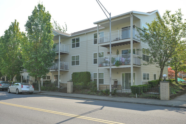 Floyd Light in Portland, OR - Foto de edificio - Building Photo