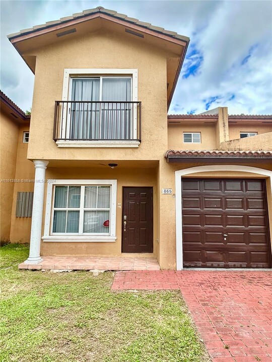 865 SW 6th Ct in Homestead, FL - Foto de edificio