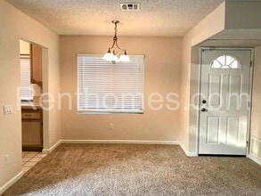 10628-163 Dabney Dr in San Diego, CA - Building Photo - Building Photo