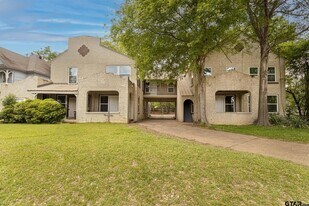 517 S Bolton St in Jacksonville, TX - Building Photo