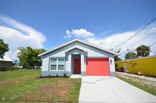 2225 Carver Ave in Ft. Myers, FL - Building Photo