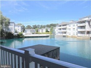 201 Waters Edge Dr, Unit 1 in Newark, DE - Building Photo - Building Photo