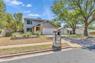 7501 Gaines Mill Ln, Unit 203 in Austin, TX - Building Photo - Building Photo