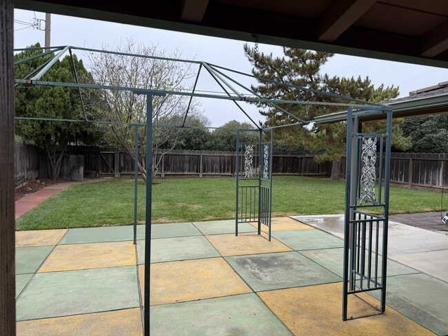 221 S 7th St in Patterson, CA - Building Photo - Building Photo