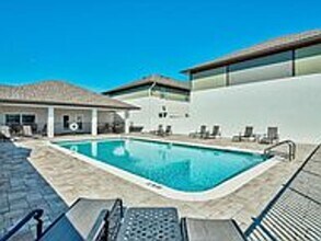 995 Airport Rd in Destin, FL - Building Photo - Building Photo