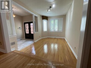 60 Brooklyn Crescent in Markham, ON - Building Photo - Building Photo