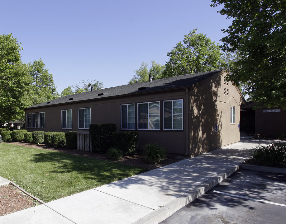 Becerra Plaza in Davis, CA - Building Photo