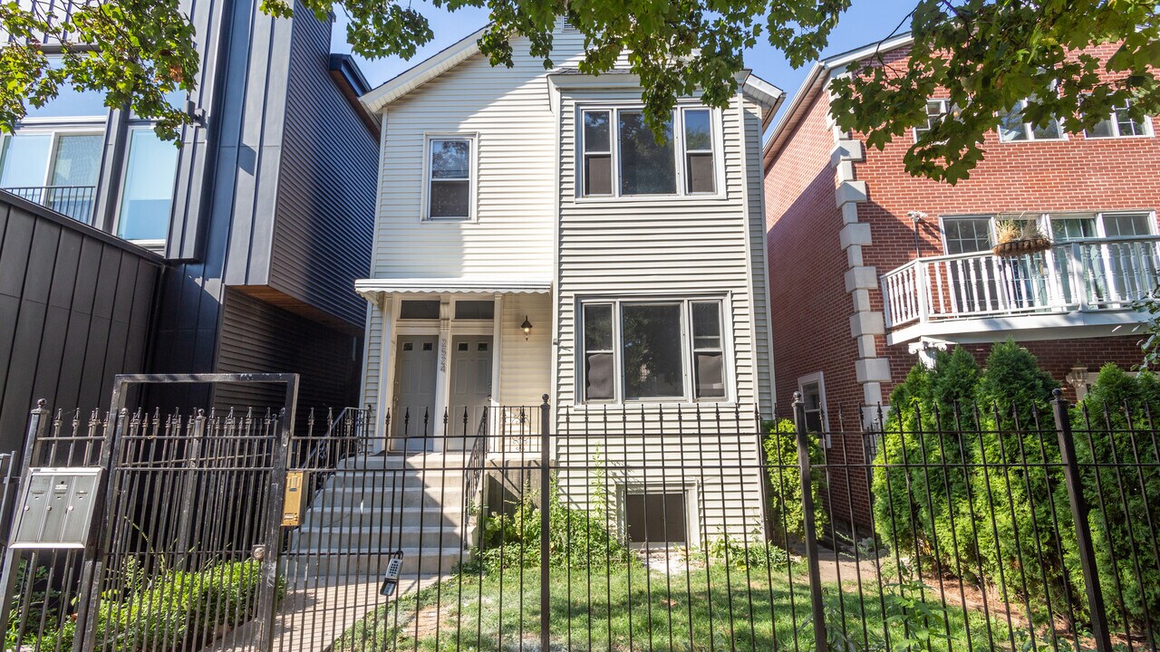 2524 W Palmer St in Chicago, IL - Building Photo
